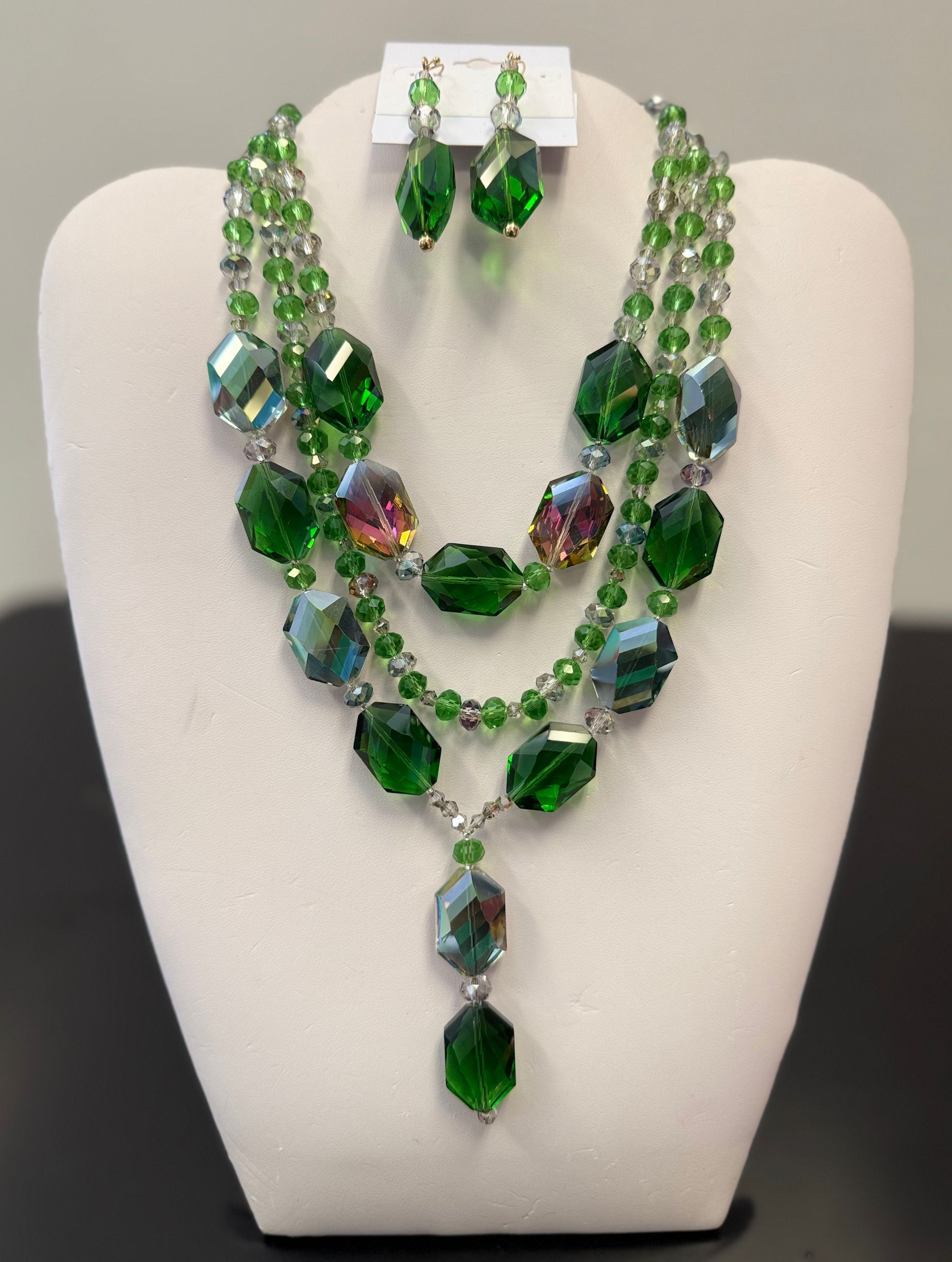 Garnet Jewelry That Makes You Irresistible in Every Light