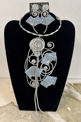 Arctic Illusion Necklace Set ❄️✨