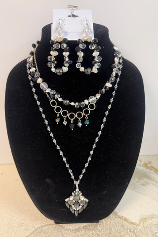 Triple Threat Luxe Necklace ✨