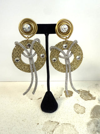 ✨ Golden Cascade Orbit Clip